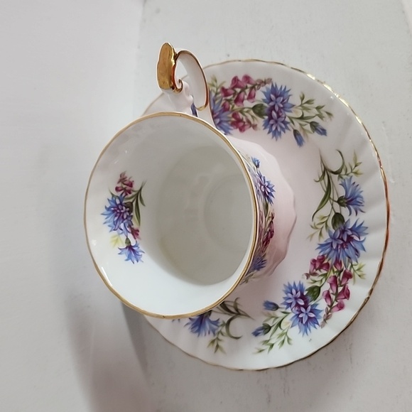 Vintage ROSINA Queens Teacup & Saucer "Wild Flowers" blue England - Picture 9 of 9